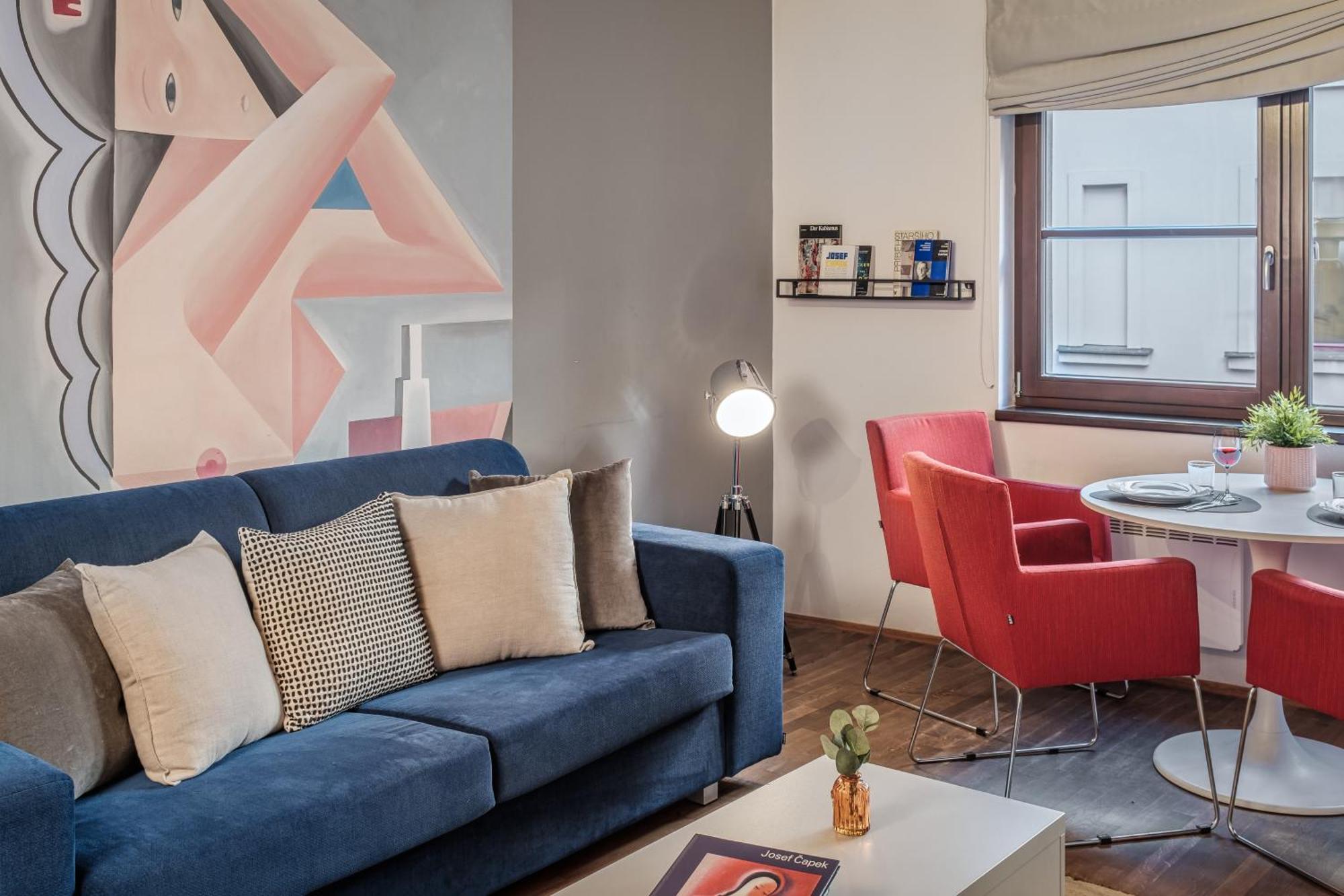 Apartment 4 Arts *